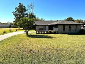 Building Photo - 706 Manson St