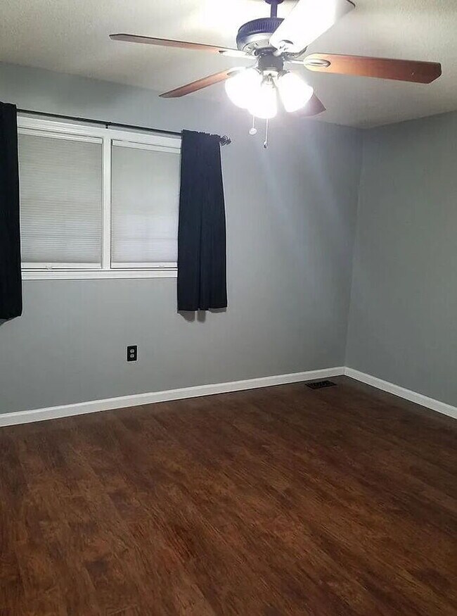 Building Photo - "Charming 3-Bedroom Home in Anderson with Modern Comforts!"