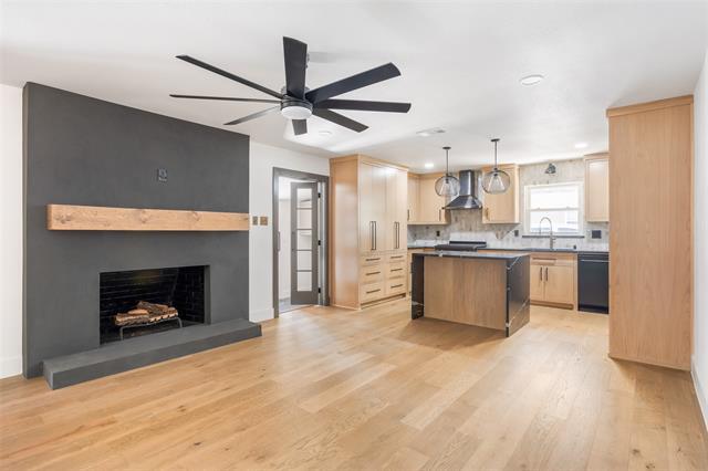 Building Photo - 6746 Braeburn Dr