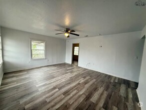 Building Photo - 2911 Armory Rd