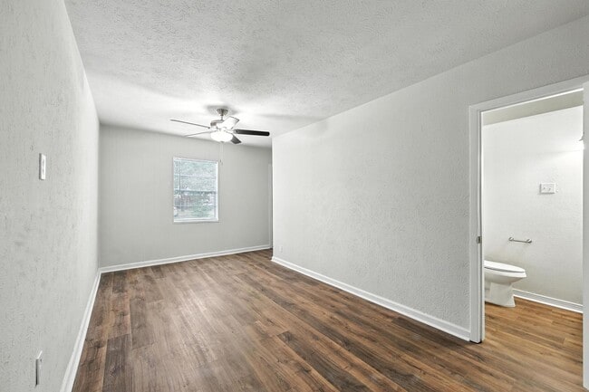 Building Photo - Immaculate 4-Bedroom Remodel in the Heart ...