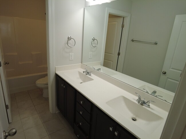 Building Photo - 111 Hanover Ct