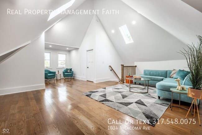 Building Photo - 1034 N Tacoma Ave