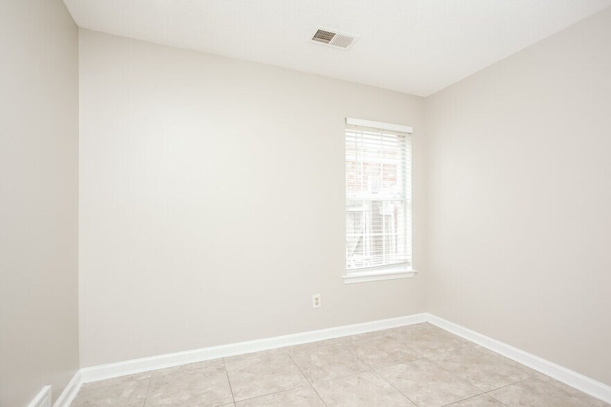 Building Photo - 10078 Cross Valley Dr