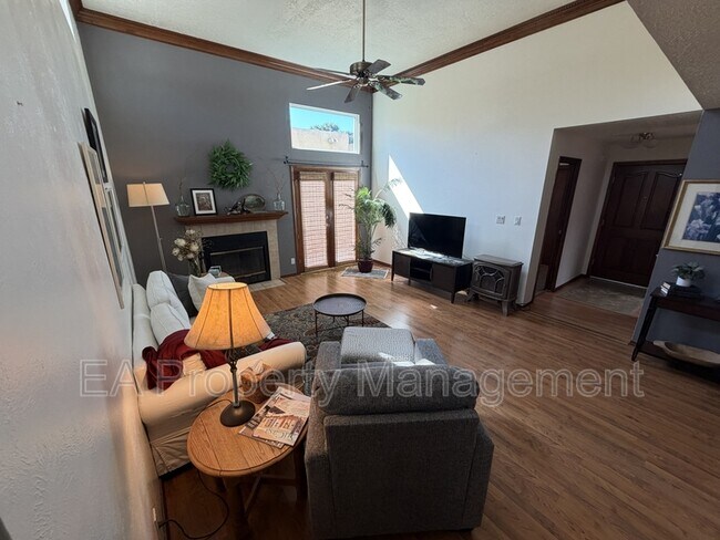 Building Photo - 4904 Purcell Dr NE