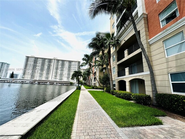 Building Photo - 17150 N Bay Rd