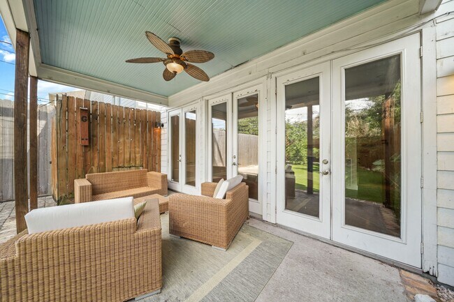 Building Photo - 513 W 22nd St