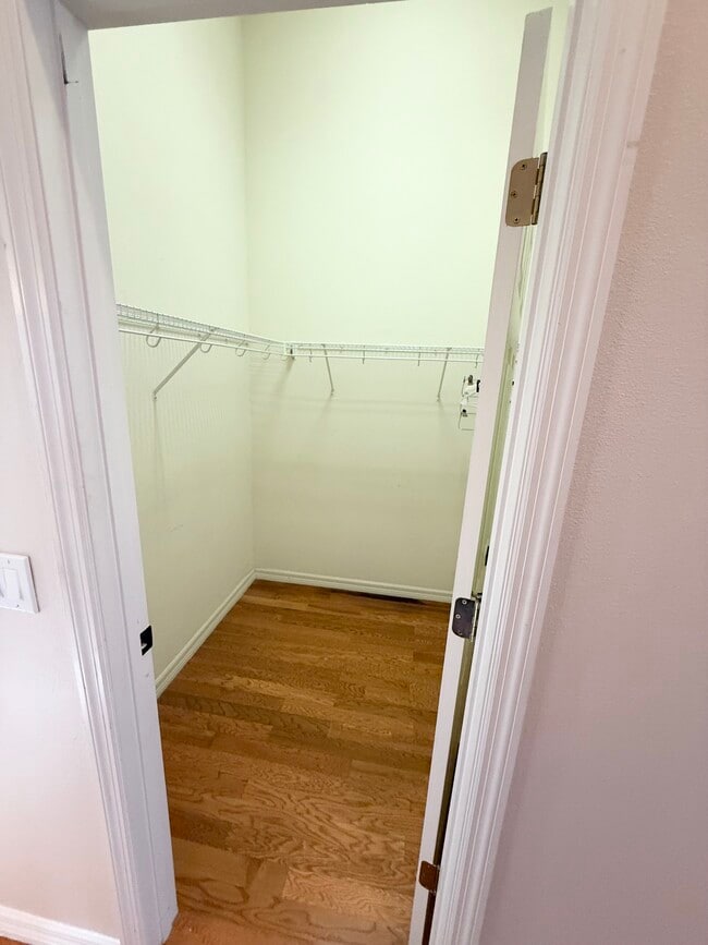 Building Photo - 4420 Harts Cove Way