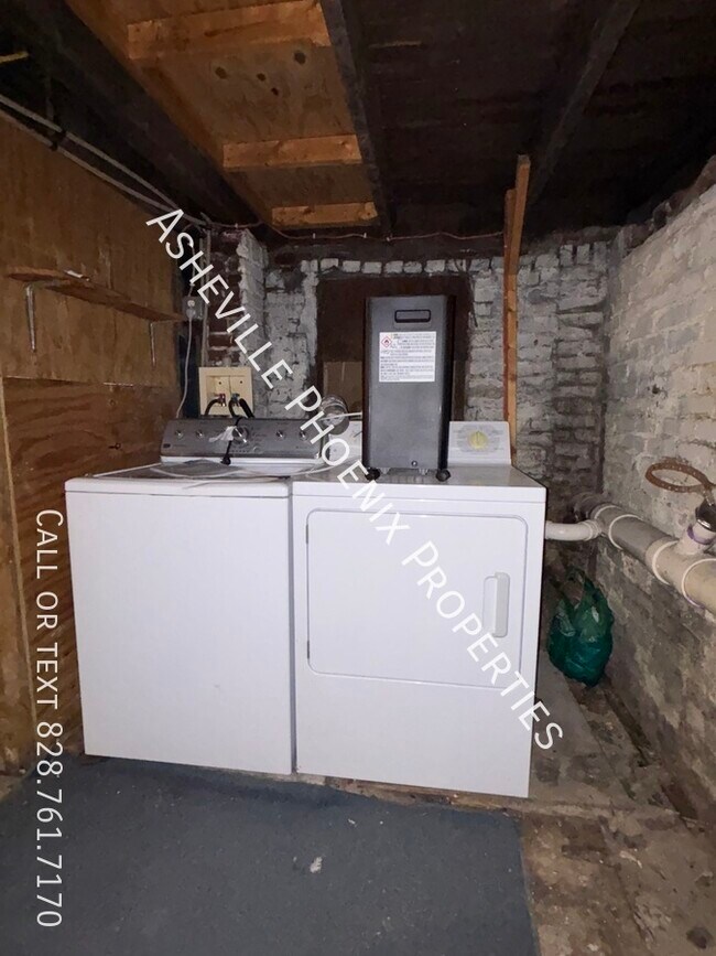 Building Photo - 49 Pine St