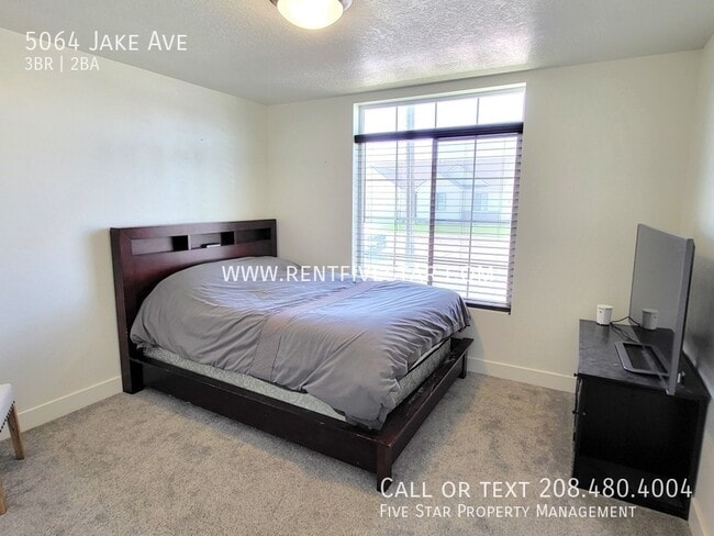 Building Photo - 5064 Jake Ave