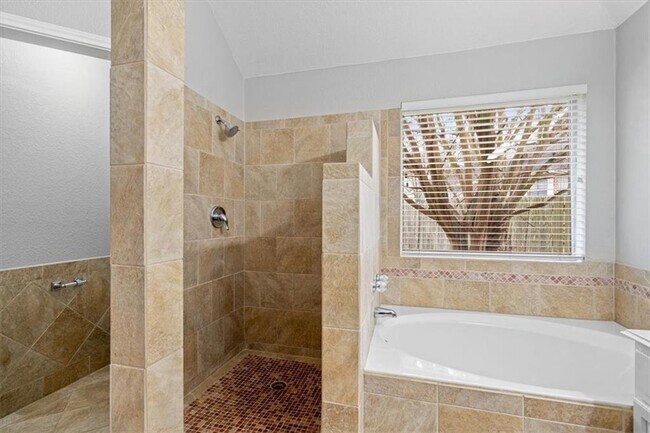 Building Photo - 1111 Springbrook Rd