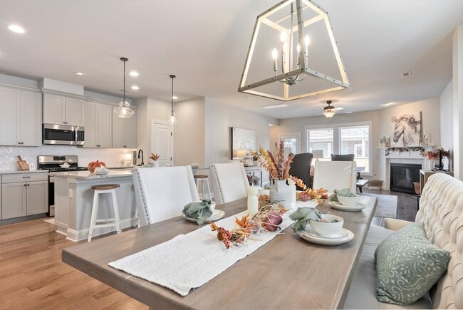 Building Photo - 250 Tanglewood Ln