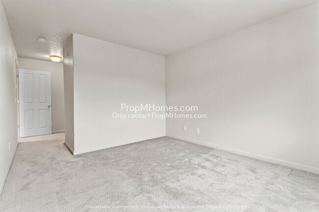 Building Photo - 10834 NE Holly St