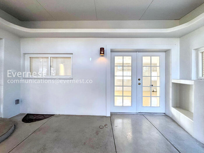 Building Photo - 4118 Wyandot St