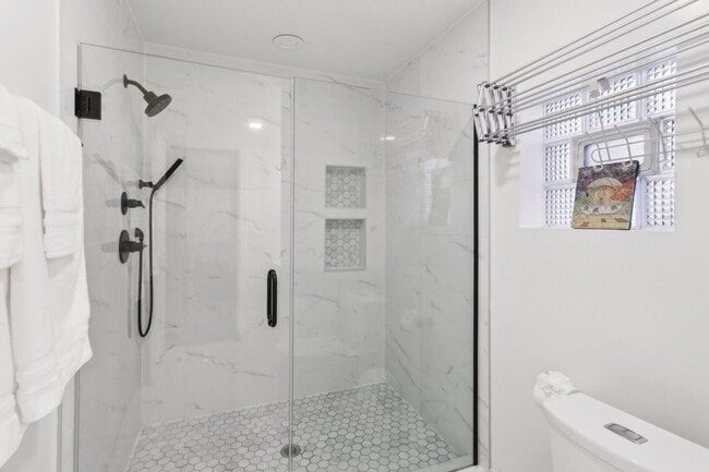 Building Photo - 3008 N Spaulding Ave