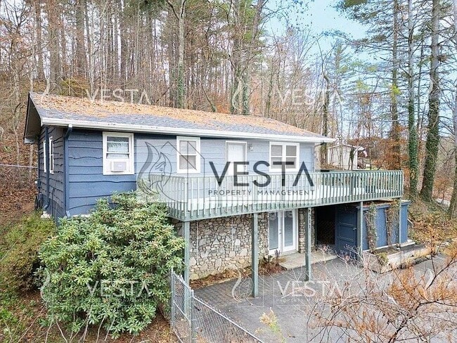 Building Photo - 211 Old Gibbs Rd