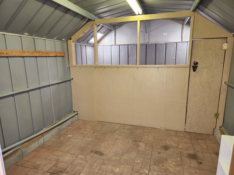 Building Photo - 8195 S Vandemoer Ln