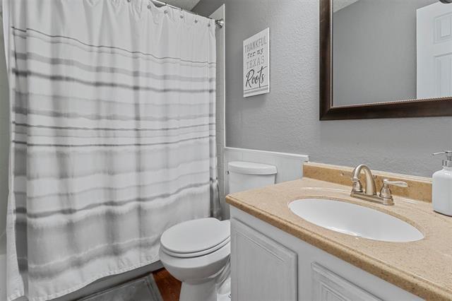 Building Photo - 2202 Barton Springs Dr