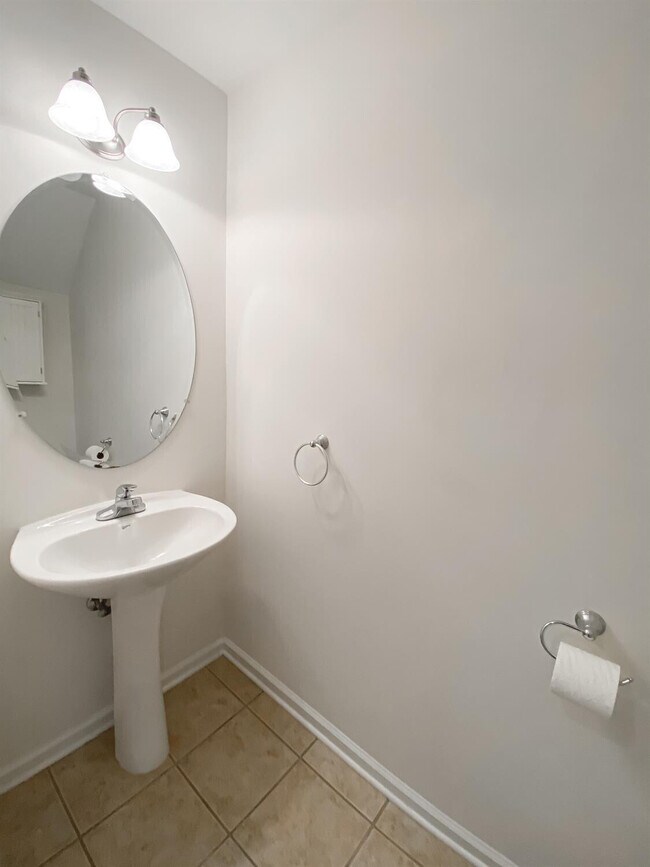 Building Photo - 2221 Reserve Ct