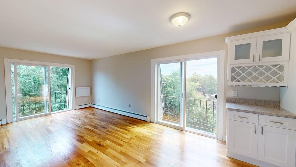 Building Photo - Cedar Glen