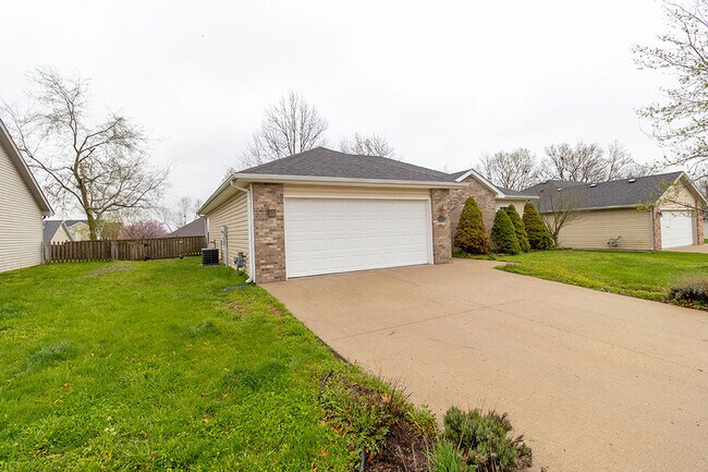 Building Photo - 4700 Fenimore Dr