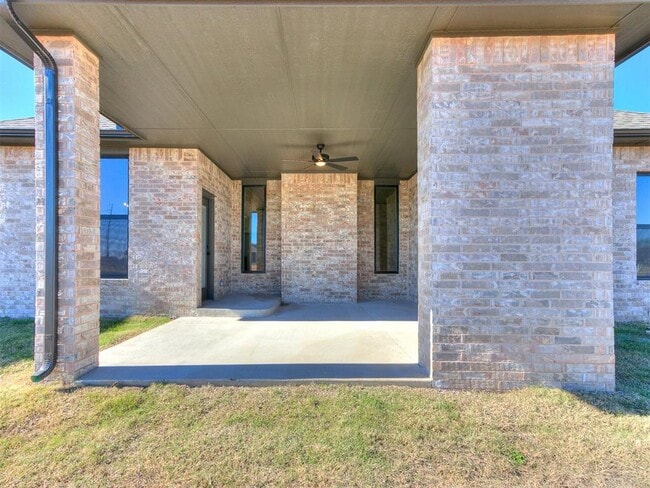 Building Photo - 13404 Lisbon Ave