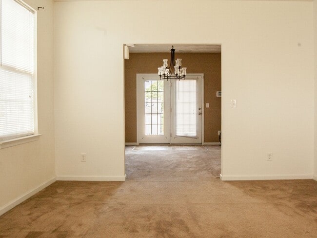 Building Photo - Single Family Home in Portsmouth