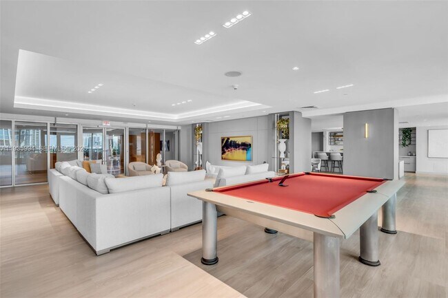 Building Photo - 900 Biscayne Blvd