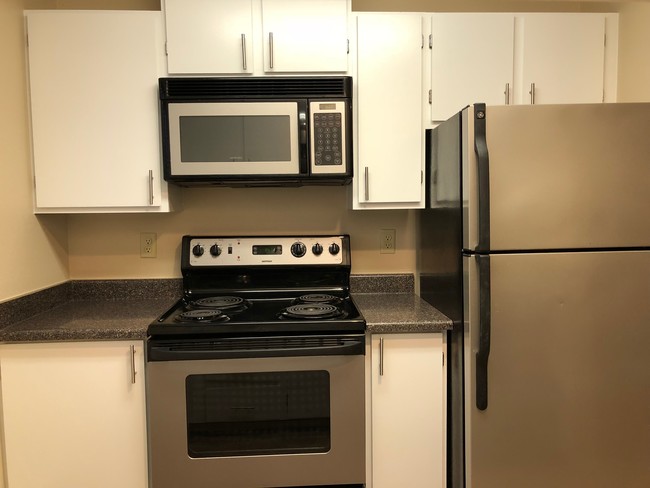 Kitchen - Cedar Park Apartments