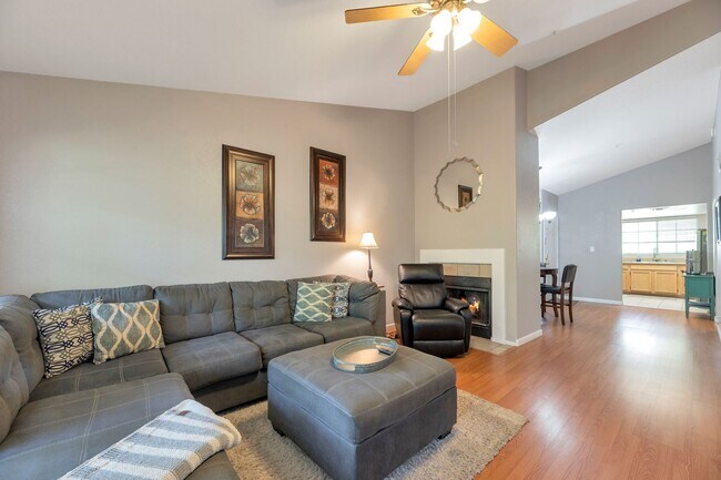 Building Photo - Fully Furnished Beautiful 2-bed, 2-bath PV Condo