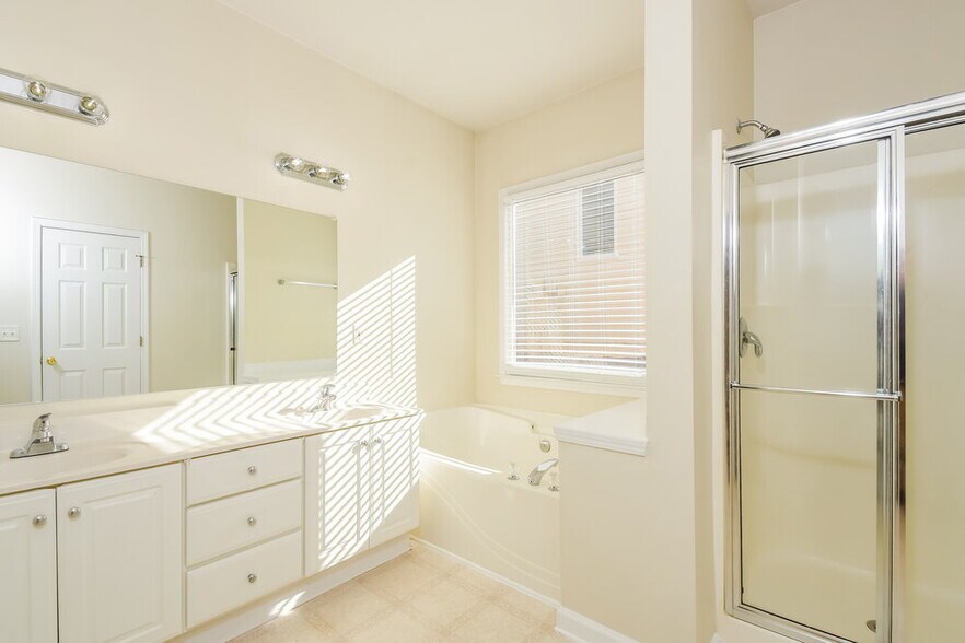 Building Photo - 5545 Wheatfield Ln