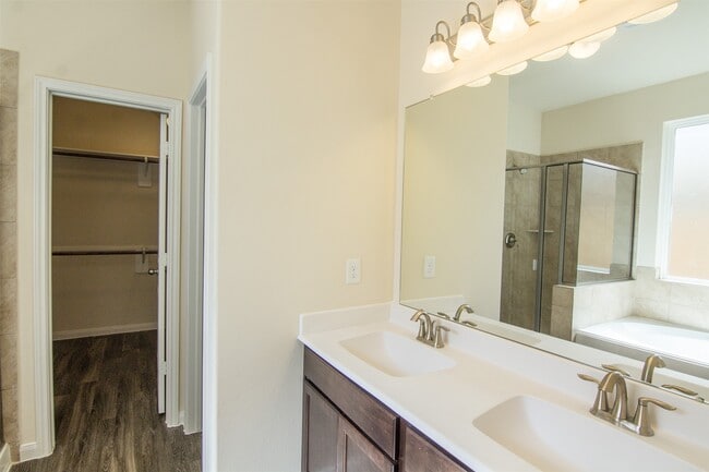 Building Photo - 3783 Lake Bend Shore Dr