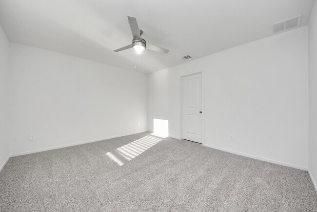 Building Photo - 14315 Leafy Willow Dr