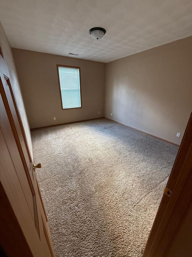 Building Photo - 10302 Metalmark Ln