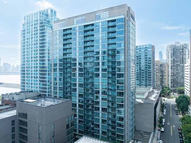 Building Photo - 1 Shore Ln