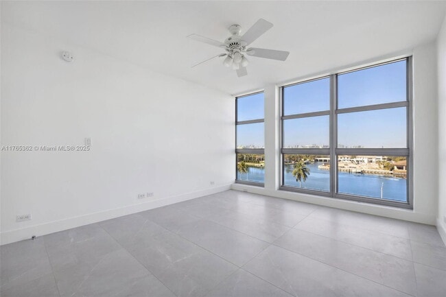 Building Photo - 5065 Collins Ave
