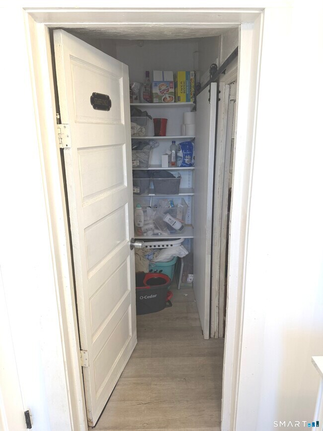 Building Photo - 246 Ledyard St