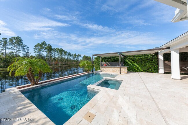 Building Photo - 264 Pine Haven Dr