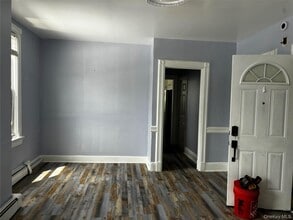 Building Photo - 79 Ravine Ave