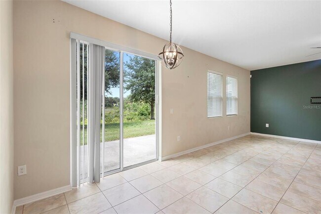 Building Photo - 215 Lakeshore Dr