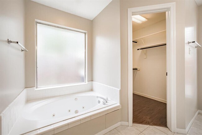 Building Photo - 7343 Hazel Cove Dr