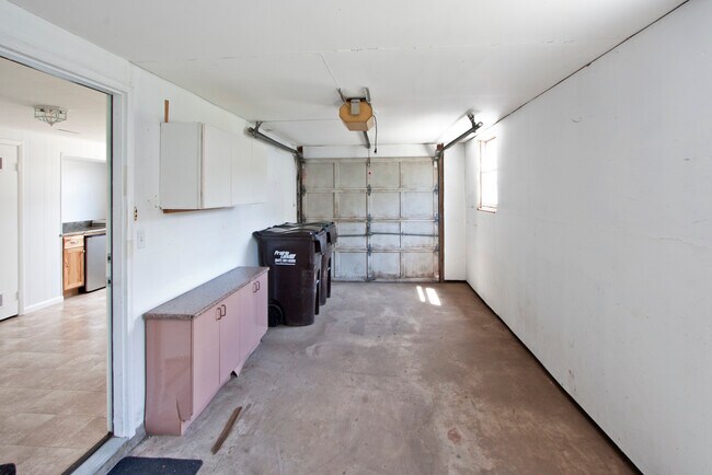 Building Photo - 6415 Londonderry Dr