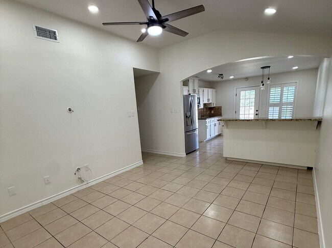 Building Photo - 1021 Savannah Loop