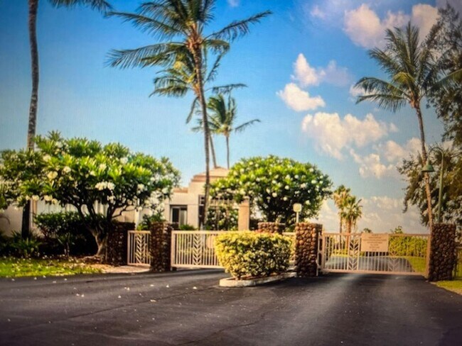 Building Photo - Live the Resort Life in this Furnished 2 Bedroom / 2 Bath Condo