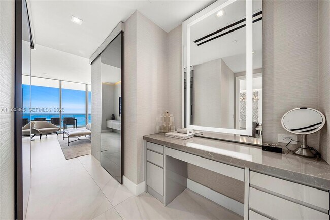 Building Photo - 18501 Collins Ave