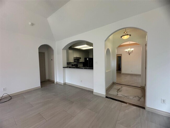 Building Photo - 2027 Marchwood Manor Dr