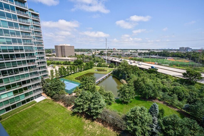 Building Photo - 9715 Woods Dr