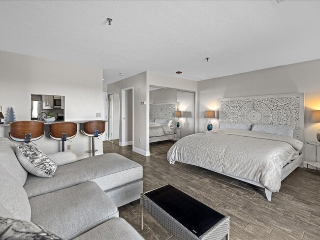 Building Photo - 133 Commander Shea Blvd