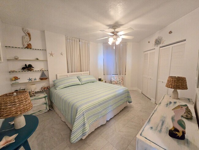 Building Photo - Paradise Found! 13th Floor Condo 3/2