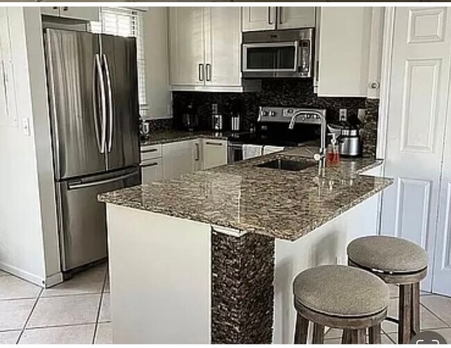 Building Photo - 56 Golf Club Dr